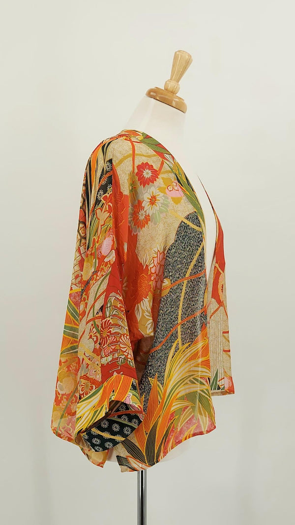 NEW STOCK - One Hundred Stars - Kimono - Fans Scarlet - 1918